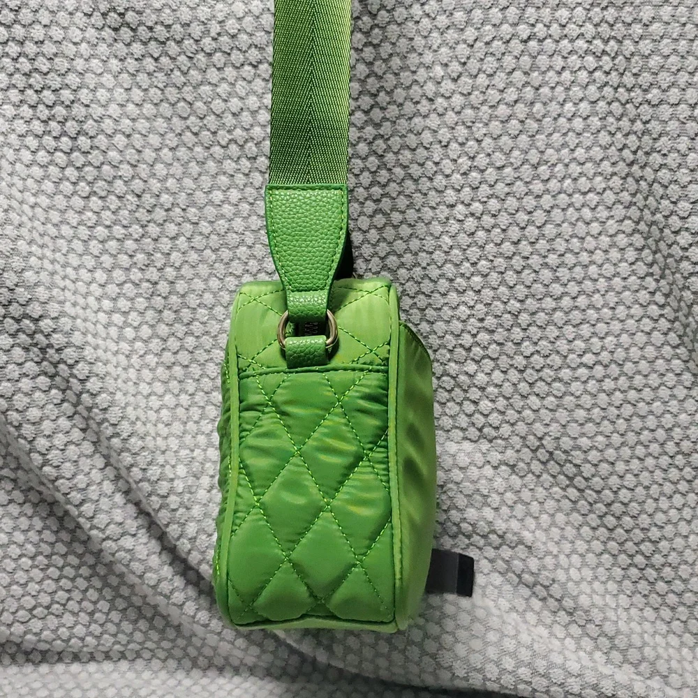 Vera New York Green Quilted Crossbody Bag - Picture 11 of 12
